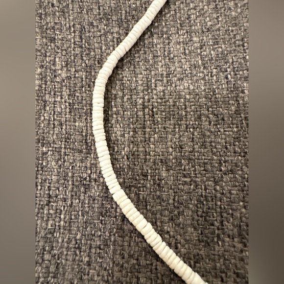 Puca Shell Necklace 🐚 - Picture 3 of 4